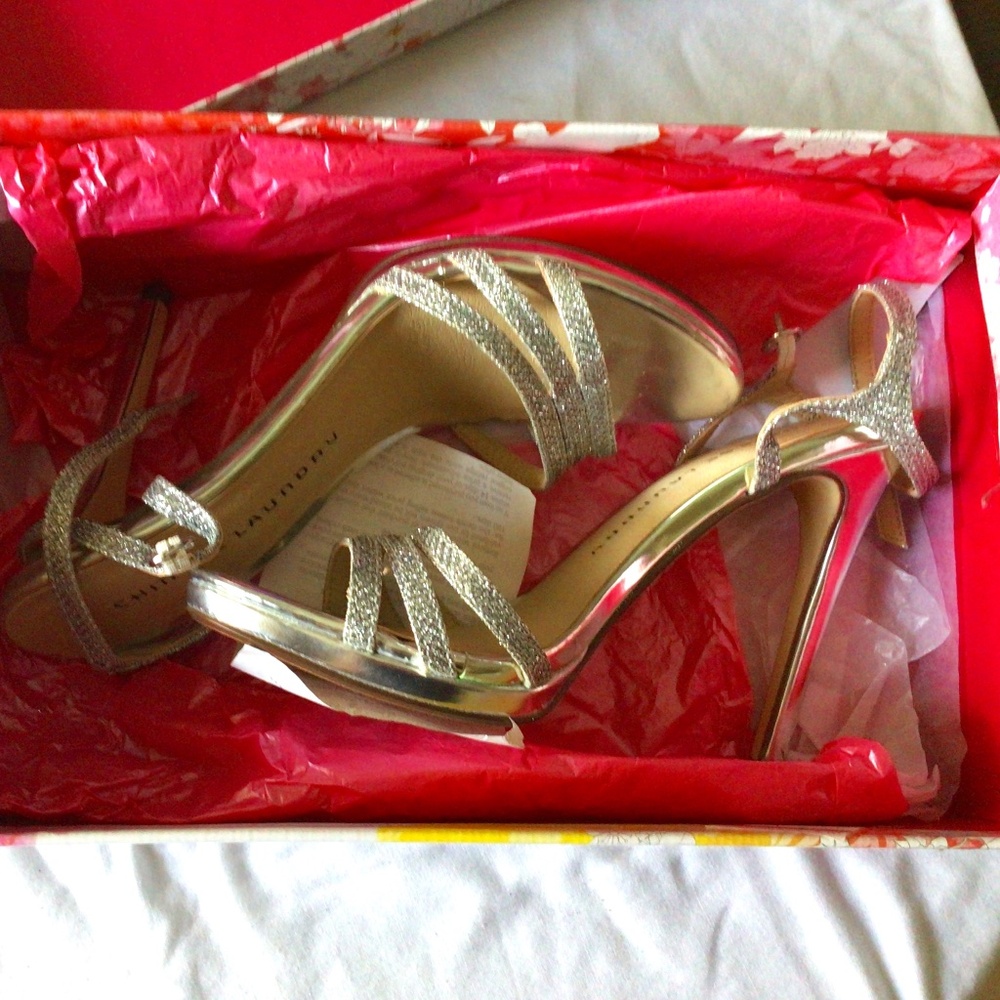 New With Box Chinese Laundry 7/7.5M Silver shimmery